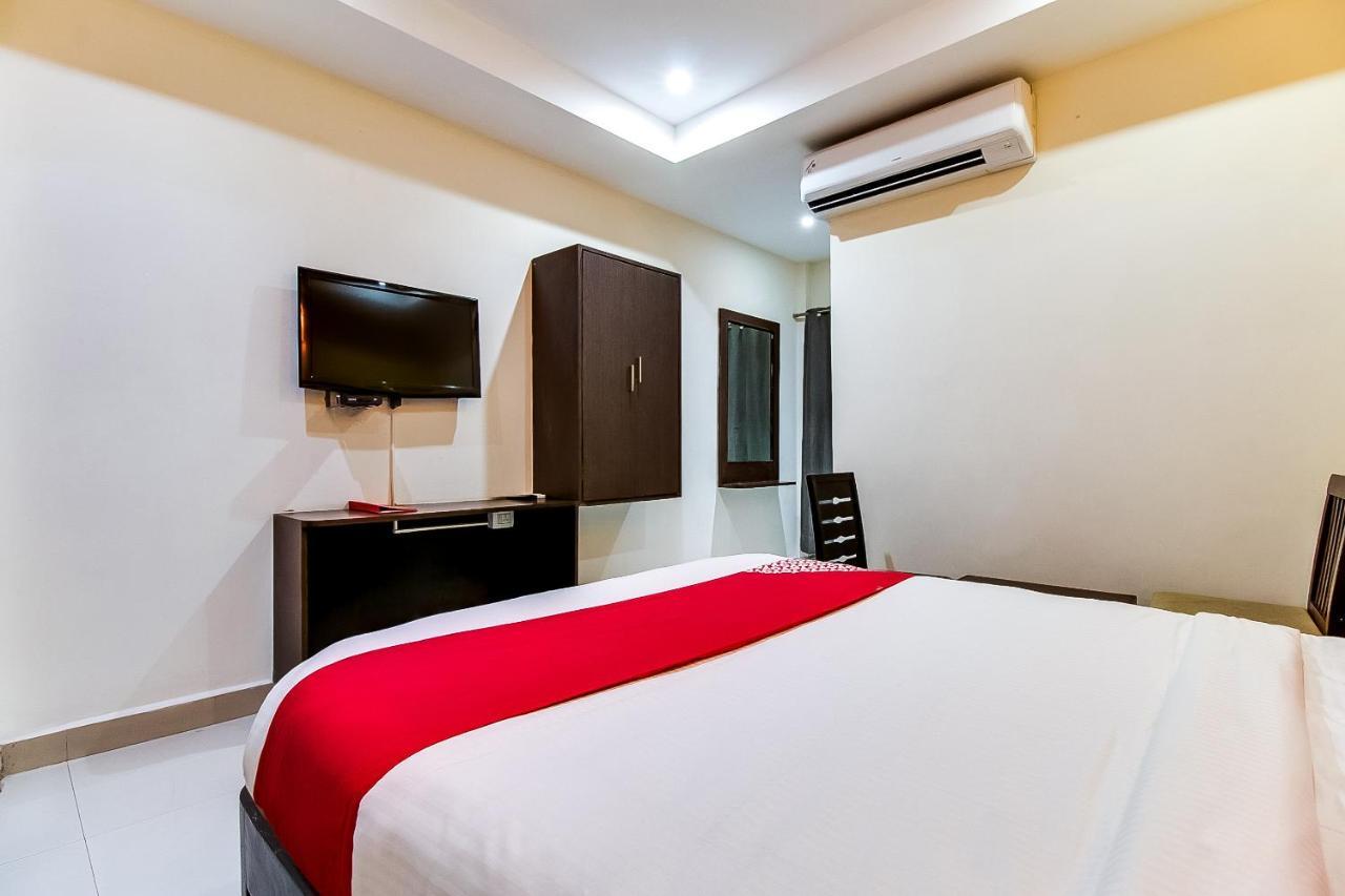 Oyo Flagship 9115 Hotel Udayee International Tirupati Buitenkant foto